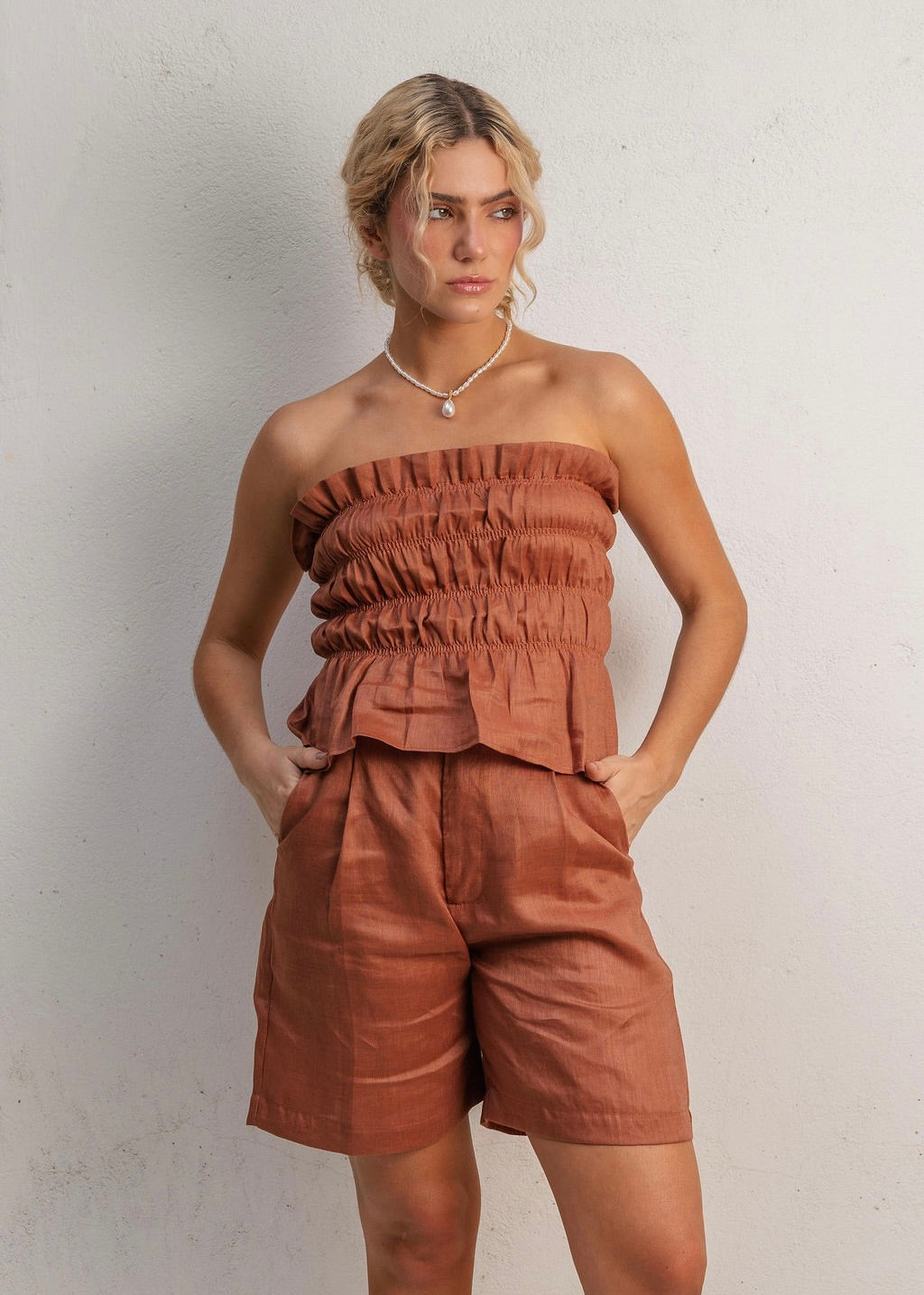 STRAPLESS SHIRING TOP- ESPRESSO