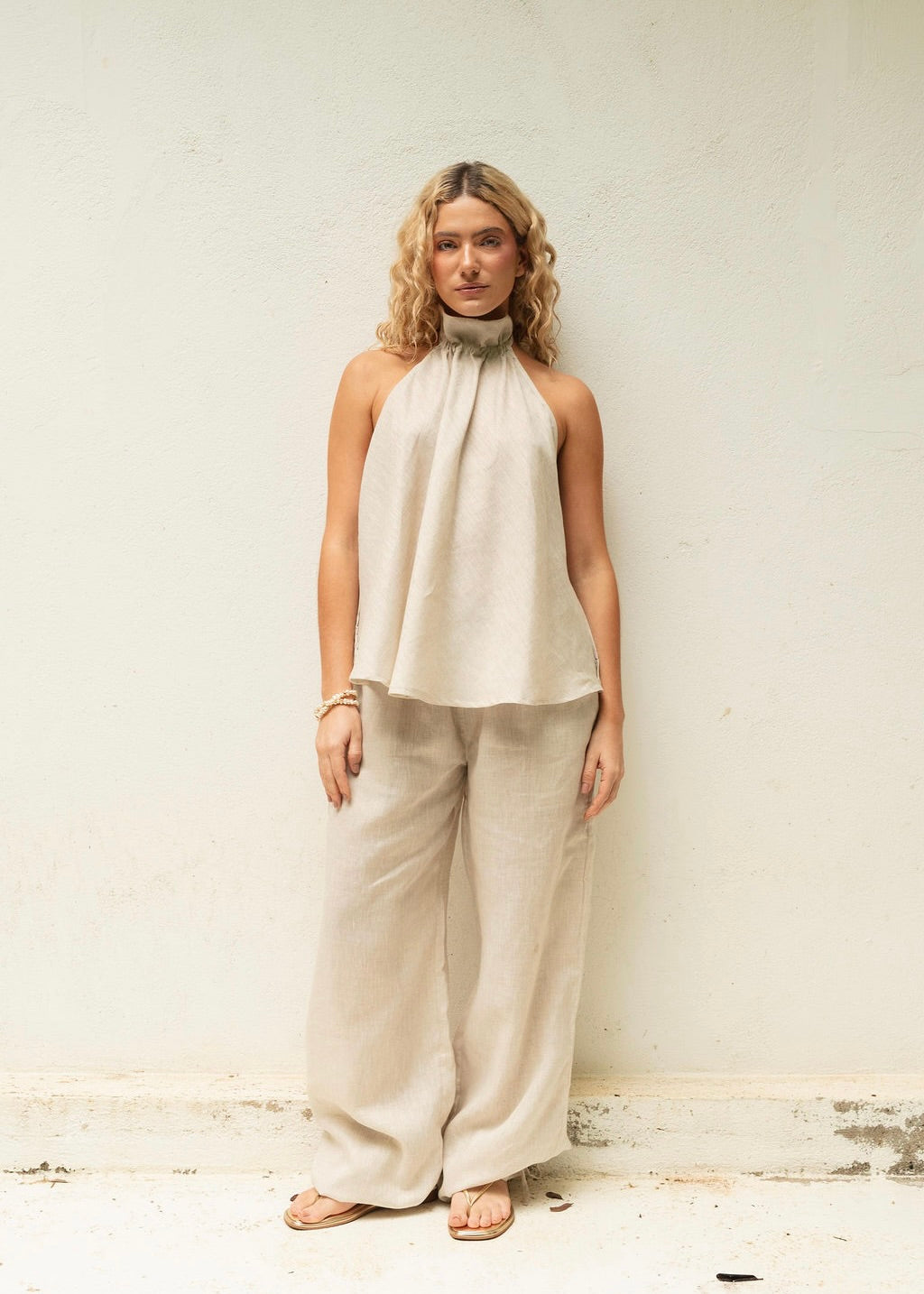 HALTER BACKLESS TOP - SAND