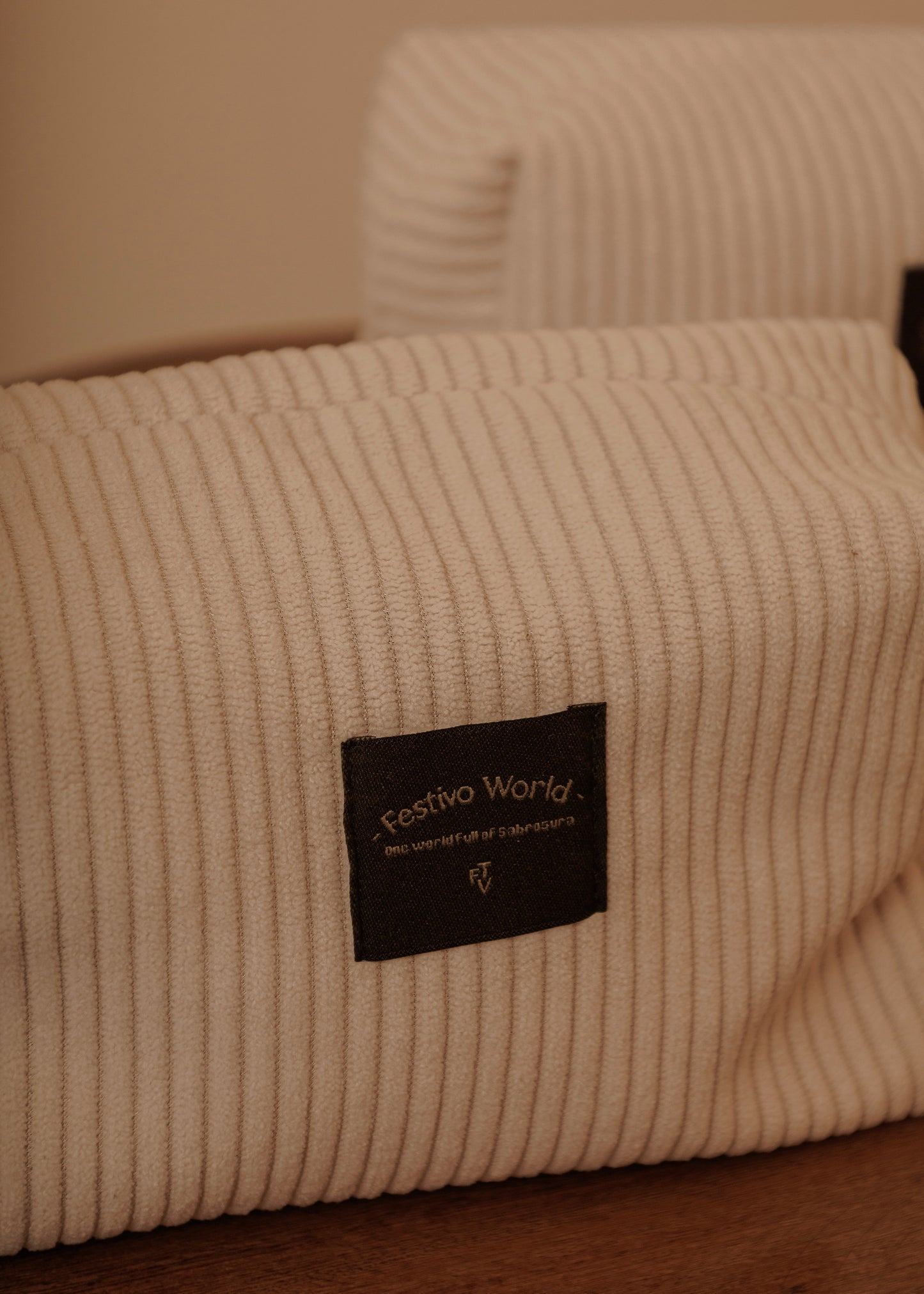 BEAUTY POUCH