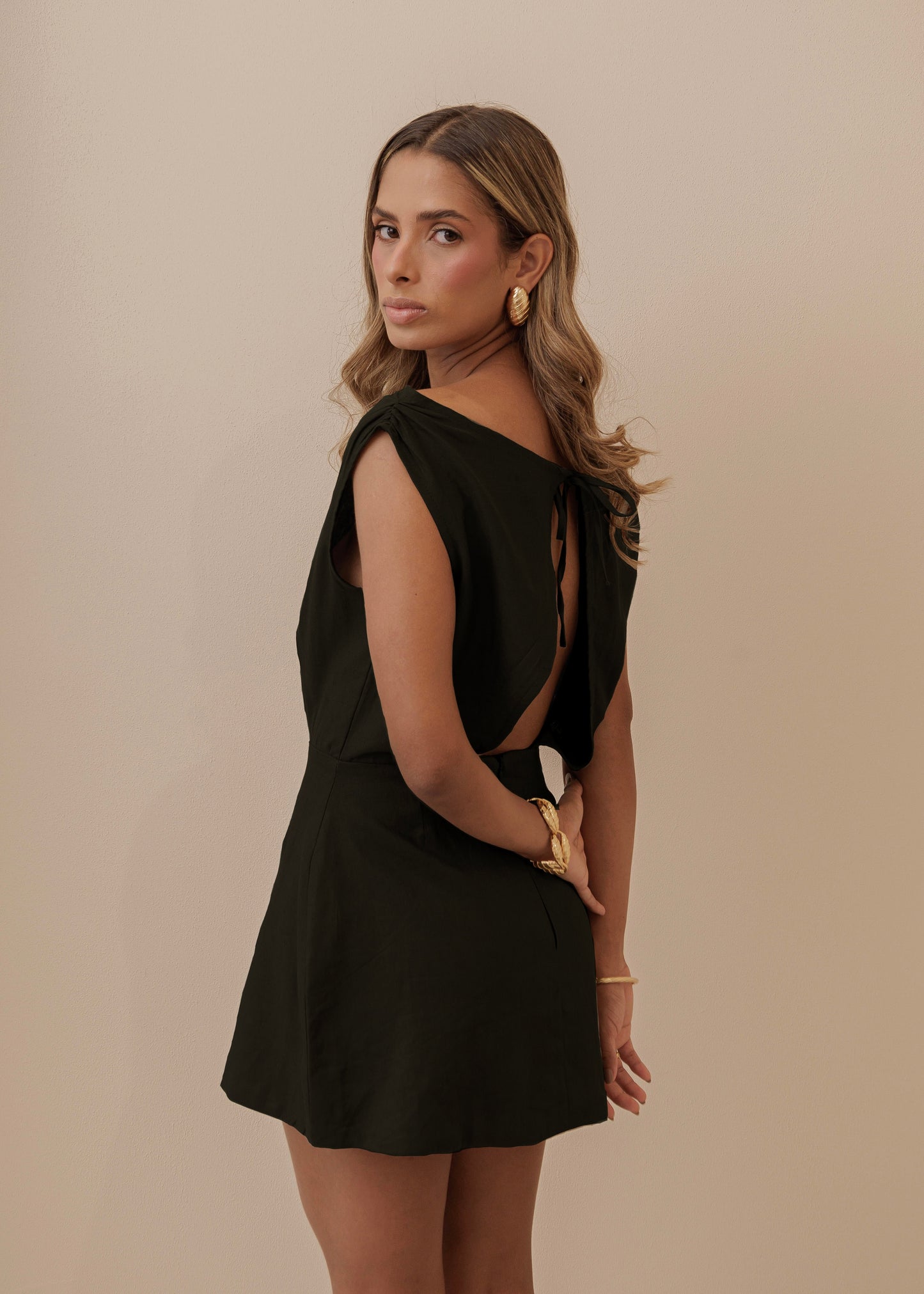 OFF SHOULDER DRESS - BLACK