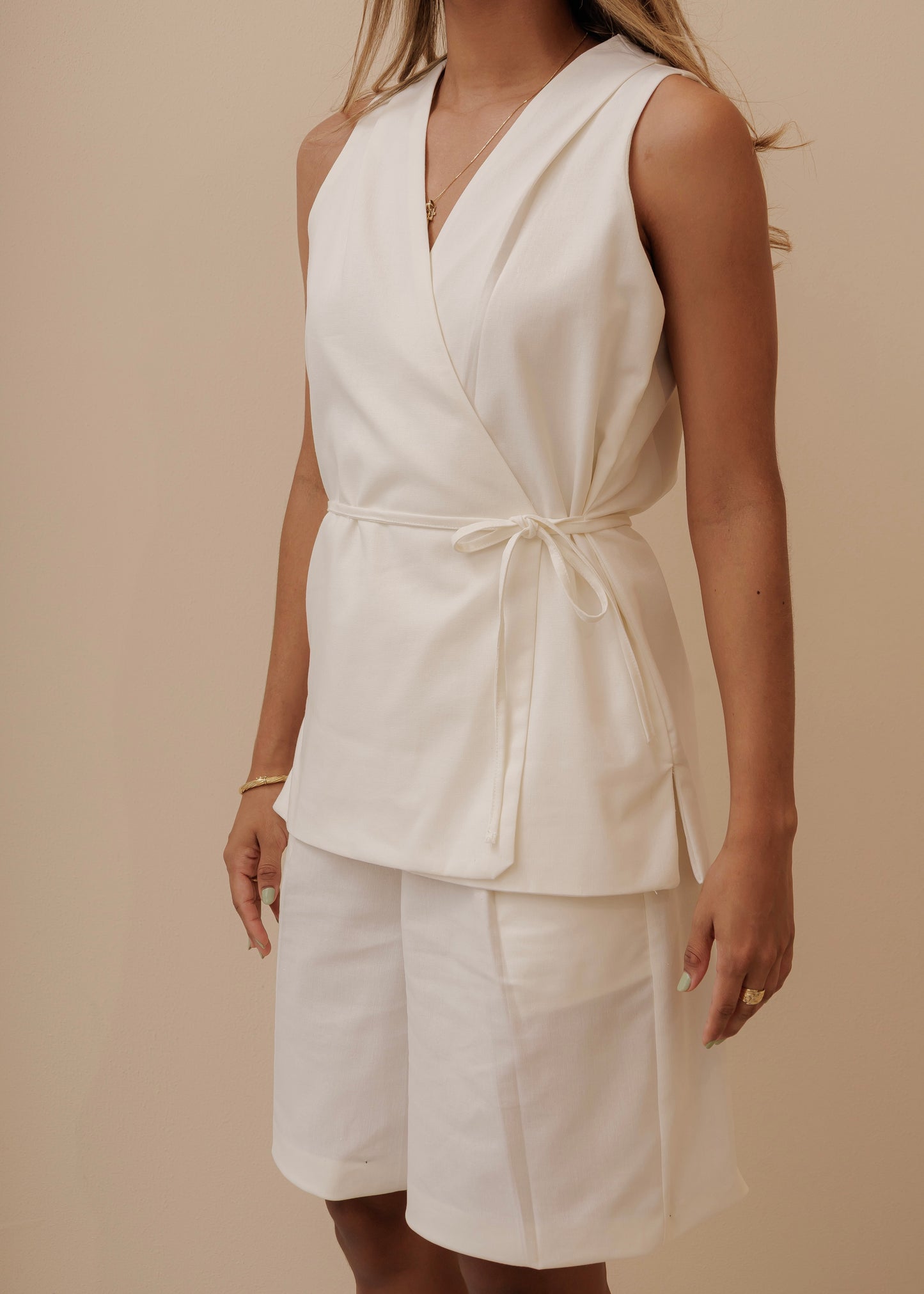 CROSSED VEST - IVORY