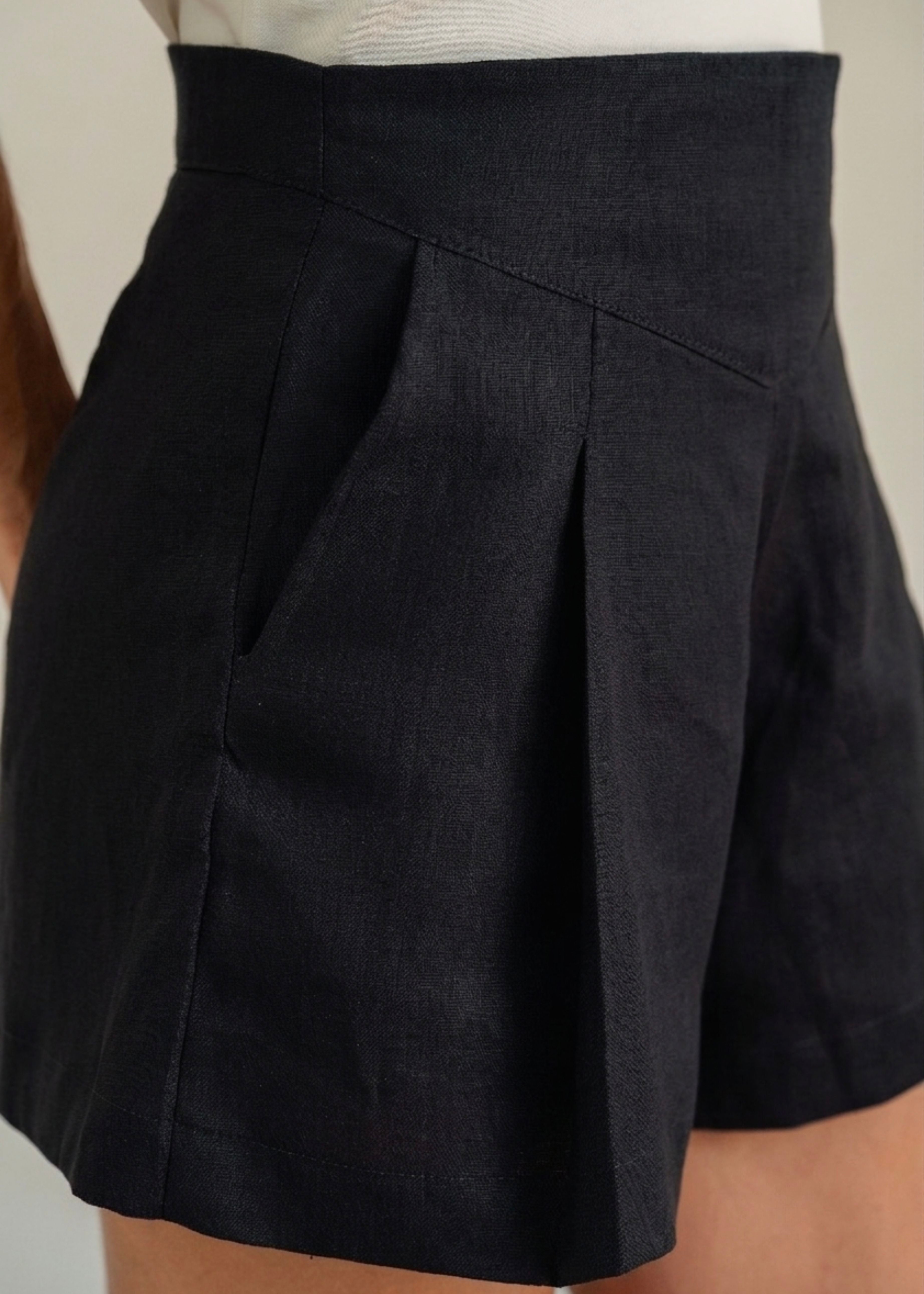 The Wide Leg Shorts - Black