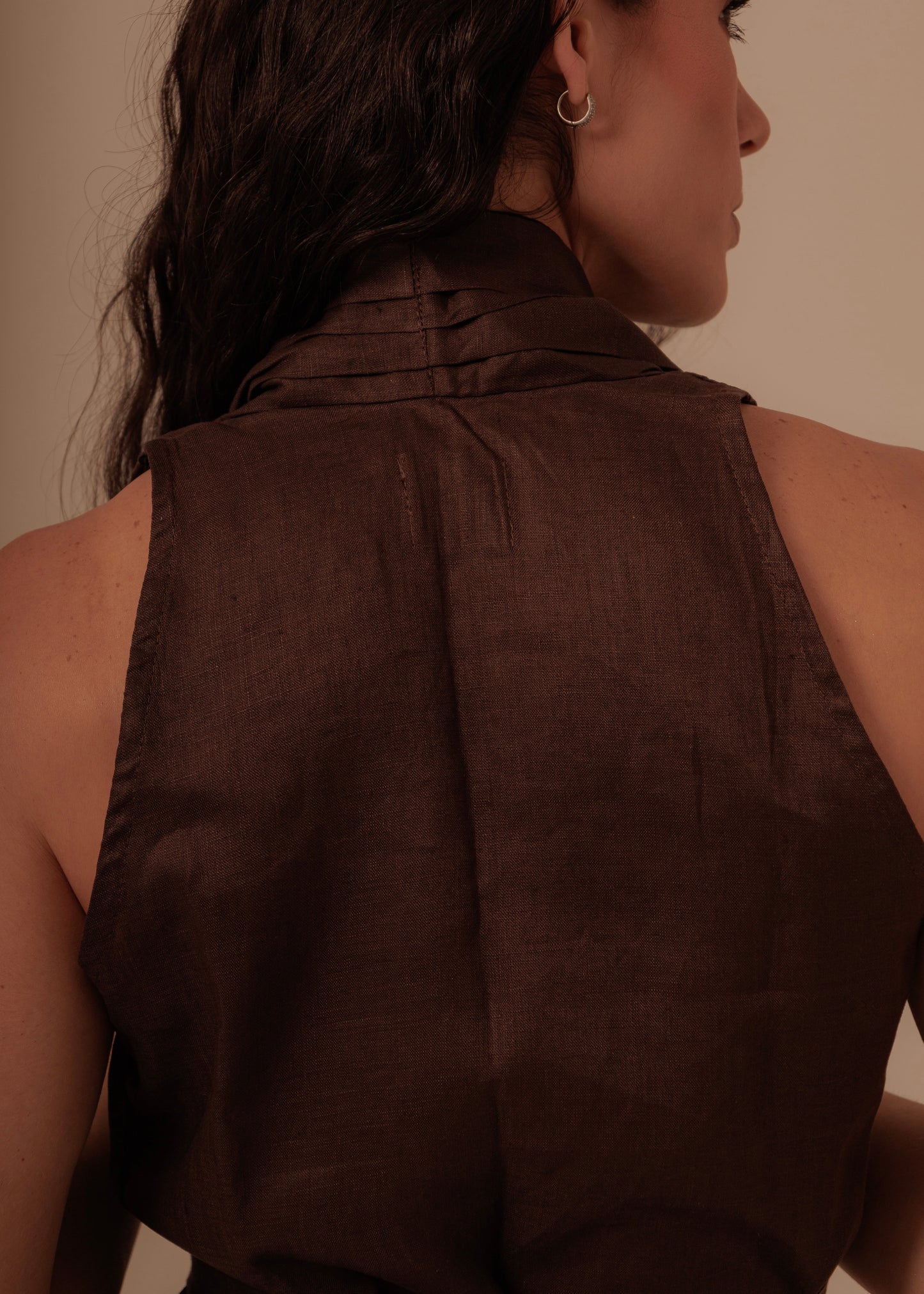 CROSSED VEST - DEEP BROWN